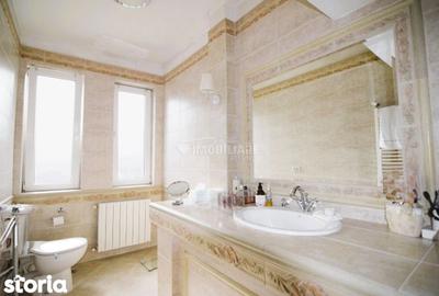 Casă cu 7 camere cu Teren 55 Mp în Central - 2
