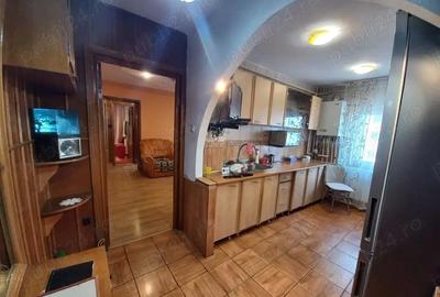 Apartament cu 3 camere semidecomandat în Orizont - 8