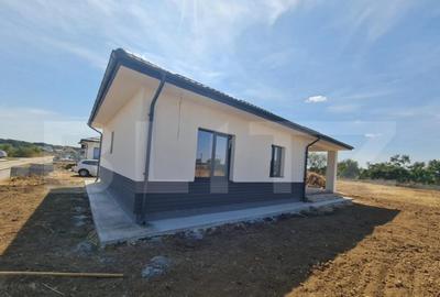 Casă cu 4 camere cu Teren 500 Mp în Central