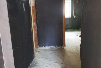 Apartament cu 3 camere decomandat în Luncă