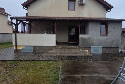 Casă cu 4 camere în Central