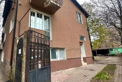 Casă individuală cu 8 camere cu Canalizare în Orașul Nou - 1