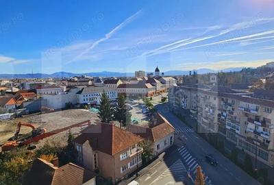 Apartament cu 3 camere semidecomandat în Sud - 3