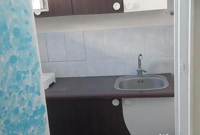Garsonieră decomandată în Central - 2