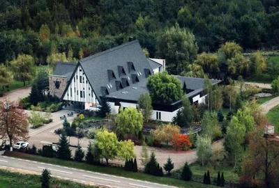 Casă cu 11 camere în Horodnic - 1