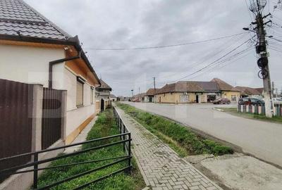 Proprietate cu 2 case in centrul localitatii Ogra - 2