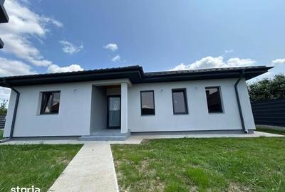 Casă cu 4 camere cu Teren 700 Mp în Central - 2