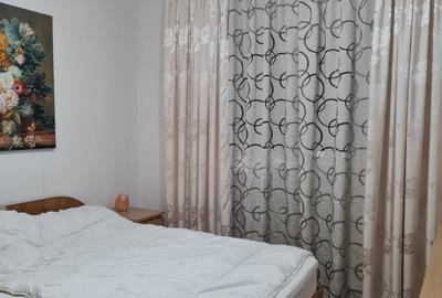 Casă cu 7 camere cu Canalizare în Apărătorii Patriei - 9