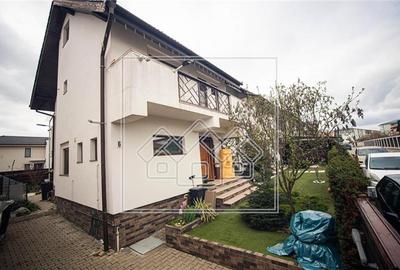 Casa tip duplex de vanzare in Sibiu - 5 camere, 3 bai - teren 250 mp - 17