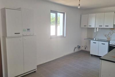 Casă cu 3 camere cu Teren 300 Mp în Șișești - 3