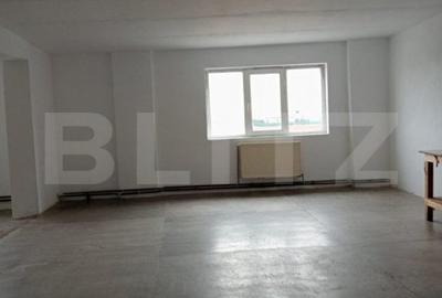 Spațiu comercial, de 1,000 mp, în Central - 7