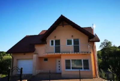Casă cu 5 camere în Central - 1