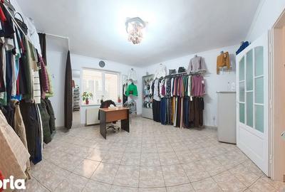 Casă cu 6 camere cu Garaj în Tractorul - 16