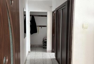 Apartament cu 2 camere semidecomandat, mobilat în Central - 1