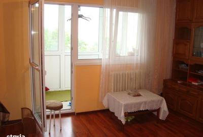 Apartament cu 2 camere decomandat în 1 Mai