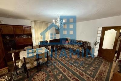 Casă cu 3 camere cu Teren 237 Mp în 1 Mai - 7