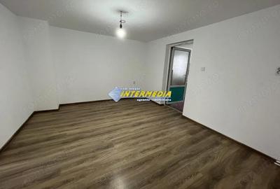 Casă cu 4 camere cu Teren 1400 Mp în Micești - 4