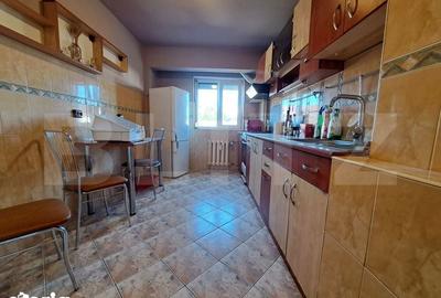 Apartament cu 4 camere în Rogerius