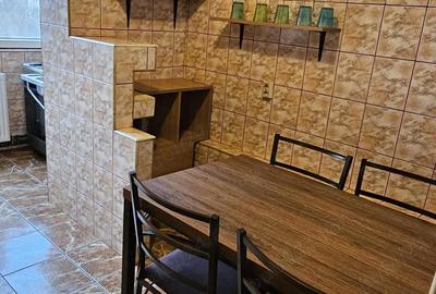 Apartament cu 3 camere decomandat în Lunei - 4