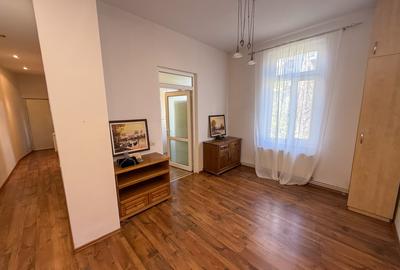 Apartament cu 3 camere semidecomandat, mobilat în Armeneasca - 3