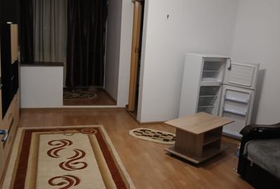 Garsonieră decomandată în Km 4 - 1