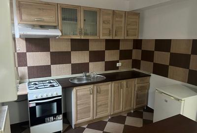 Garsonieră decomandată în Central - 7