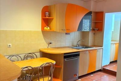 Apartament cu 3 camere decomandat, mobilat în Central - 2