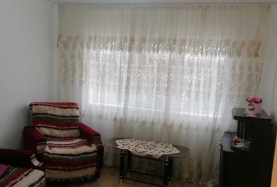 Apartament cu 3 camere decomandat în Micro 4 - 3