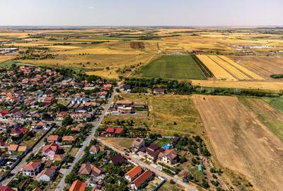 Teren Construcții intravilan de 929 mp, în Poltur - 5