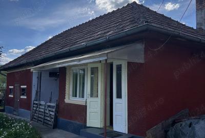Casă cu 2 camere cu Teren 416 Mp în Luna - 10