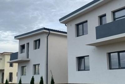 Casa noua cu etaj in Manastirea Doamnei