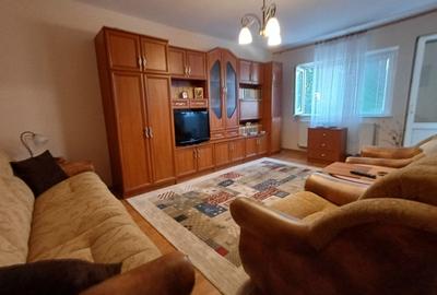 Apartament 2 camere, decomandat, Nicolina, etaj intermediar