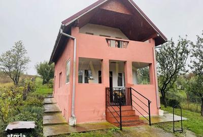 Casă cu 3 camere cu Canalizare în Dezmir