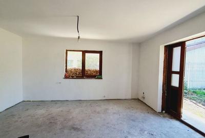 Casă cu 4 camere în Central - 2