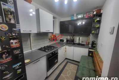 Apartament cu 4 camere decomandat în Tei - 8