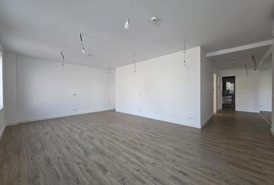 Apartament cu 3 camere decomandat, mobilat în P-ța Universității - 14