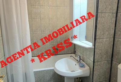 Apartament cu 3 camere semidecomandat în Banat