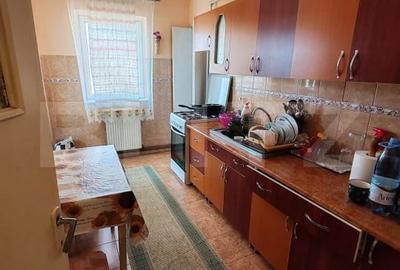 Apartament cu 4 camere decomandat în Gemenii - 5