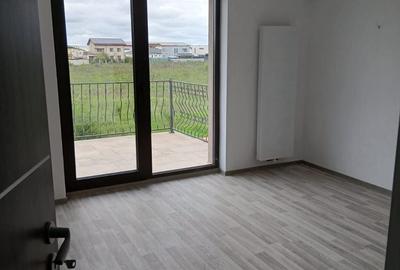 Casă cu 4 camere cu Teren 333 Mp în Central - 2