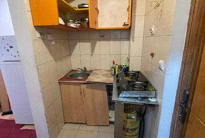 Inchiriez garsoniera - 2