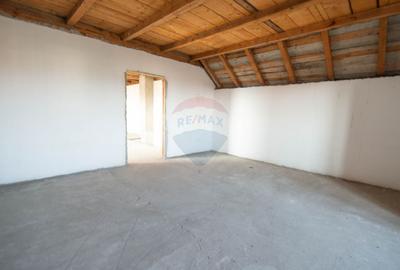 Casă cu 20 camere cu Teren 1395 Mp în Glina - 49