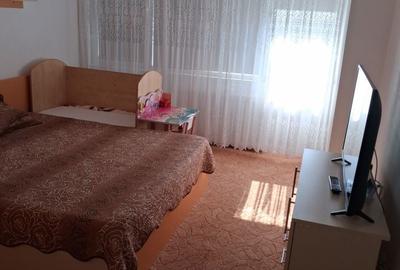 Apartament cu 3 camere decomandat în Exterior Vest - 1