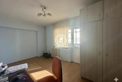 Apartament cu 3 camere decomandat în Independenței - 6