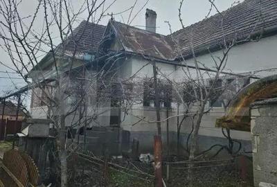 Casa batraneasca cu teren generos, in localitatea Dedrad la 10 km de Reghin - 4