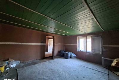 Casă cu 4 camere cu Teren 1347 Mp în Borș - 12