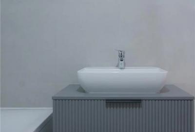 Apartament cu 4 camere decomandat în Tractorul - 1