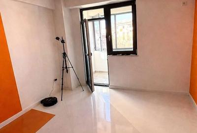 Apartament cu 3 camere decomandat în Rovine - 1
