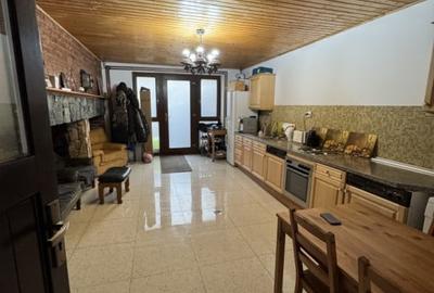 Duplex cu 4 camere cu Canalizare în Democrației - 3