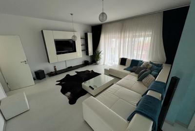Apartament cu 4 camere decomandat în Central - 2