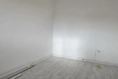 Apartament cu 3 camere semidecomandat în Dacia